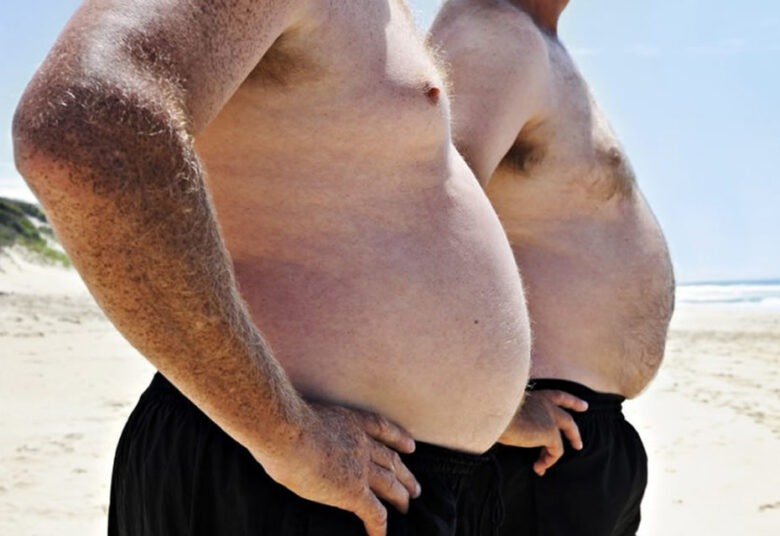 Hommes avec gros ventres